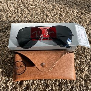 Black Aviator Ray Ban